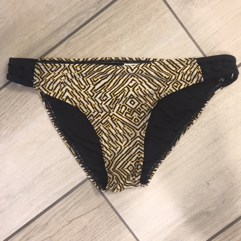 MinkPink Geometric Print Bikini - Picture 4 of 7